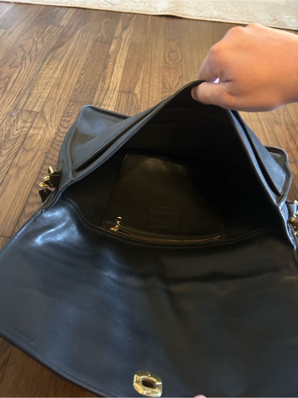 Coach Black Leather Briefcase with Gold Hardware Vintage - Picture 9 of 10